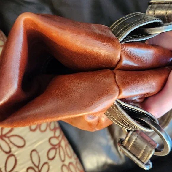 Rough and Tumble VVGUC Medium Open Pocket Hobo windso/Redwood - Picture 9 of 13